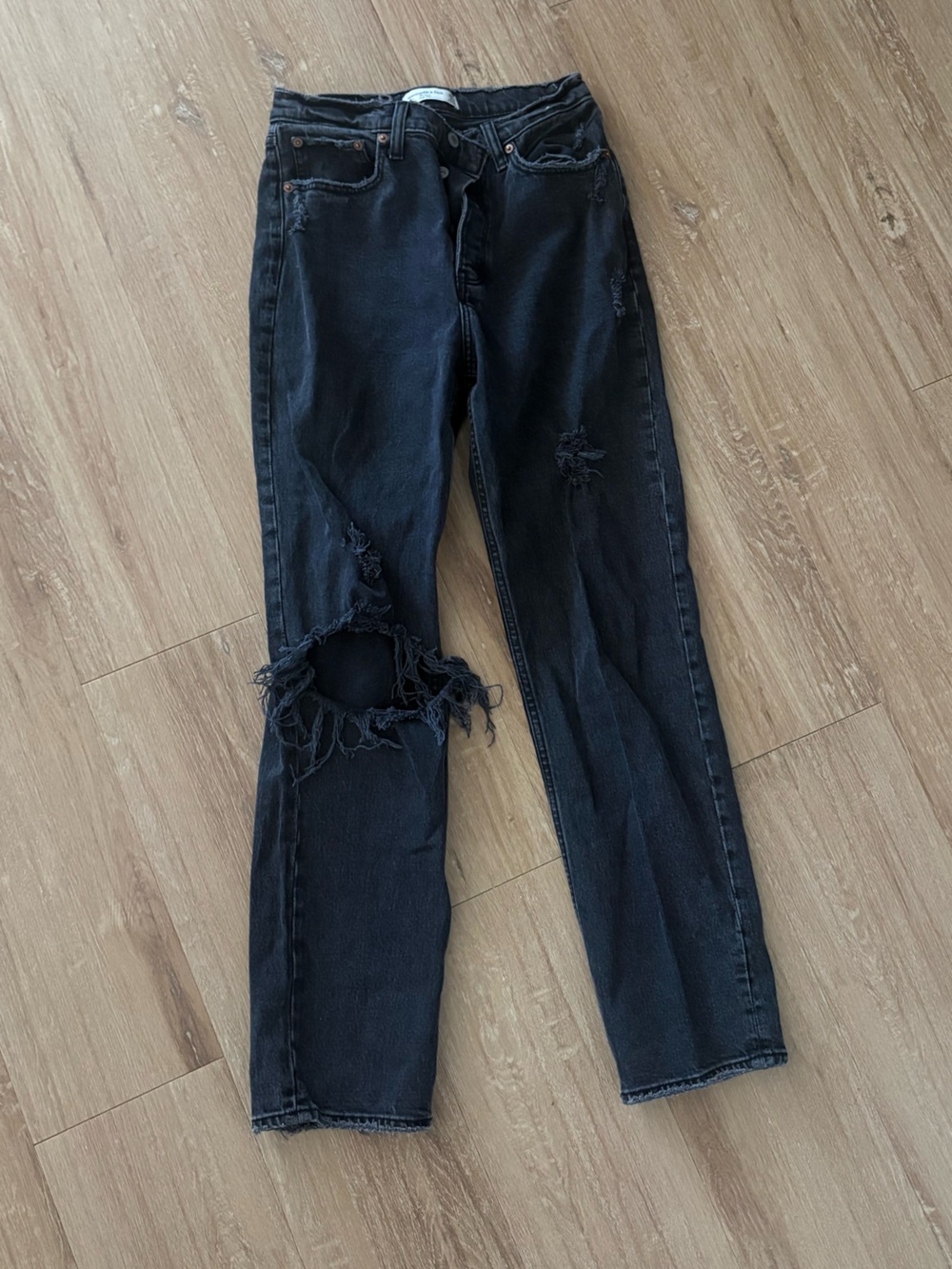 Abercrombie & Fitch Black Distressed dad high rise
